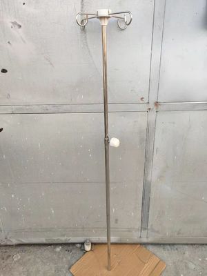 شراء SUS Medical Drip Stand IV مستشفى بالتنقيط حامل OEM ارتفاع قابل للتعديل التصنيع عبر الإنترنت