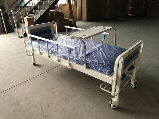 وظيفتان سرير المستشفى دليل طبي مع اثنين من السواعد وأكثر من الجدول السرير